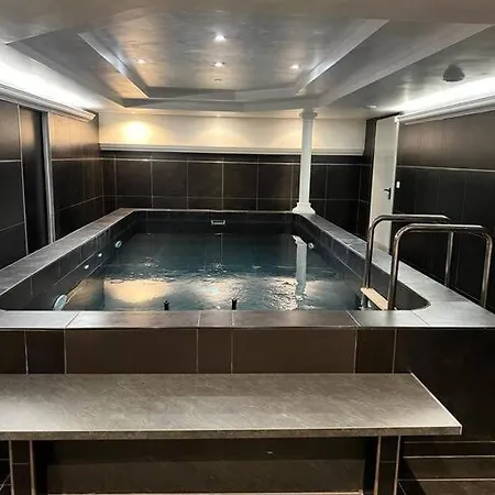Avec Piscines Villa